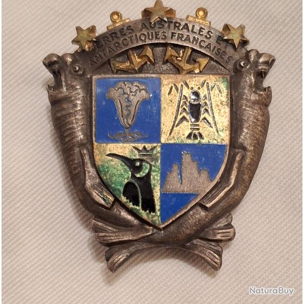 ALAT TERRES AUSTRALES ET ANTARCTIQUES FRAN�AISES INSIGNE/PUCELLE ORIGINALE