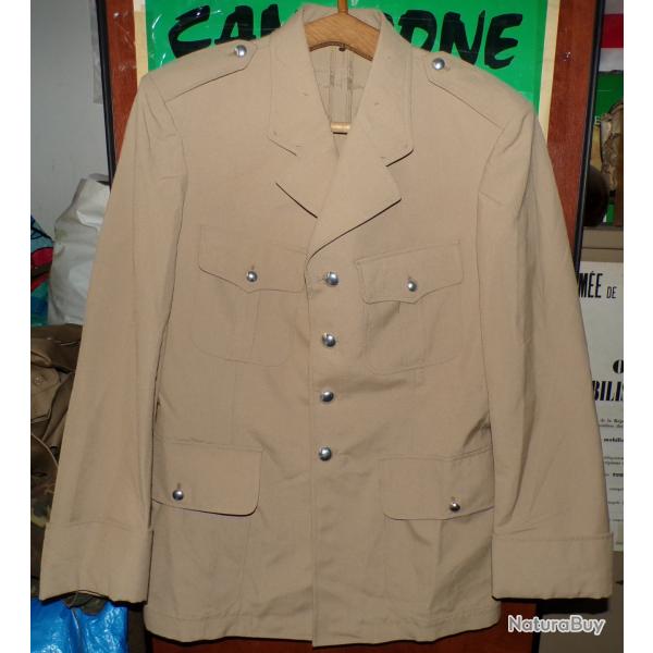 VESTE BEIGE DE SORTIE DE L'ARMEE FRANCAISE DE 1969  , TAILLE 98 SOIT M  , FABRICATION FRANCAISE A PA