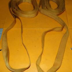 SANGLE DE PARACHUTE DE COULEUR JAUNE EN LOT DE 2 , LONGUEUR 3,80 METRES LARGEUR 2,5 CM AVEC UNE BOUC