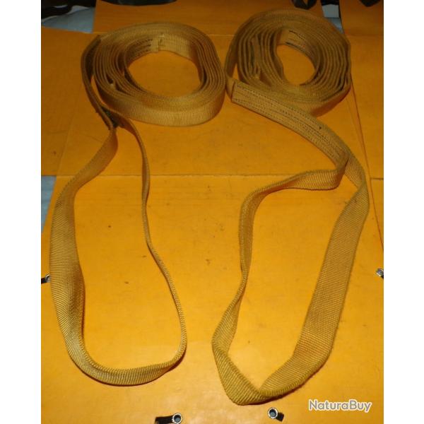 SANGLE DE PARACHUTE DE COULEUR JAUNE EN LOT DE 2 , LONGUEUR 3,80 METRES LARGEUR 2,5 CM AVEC UNE BOUC