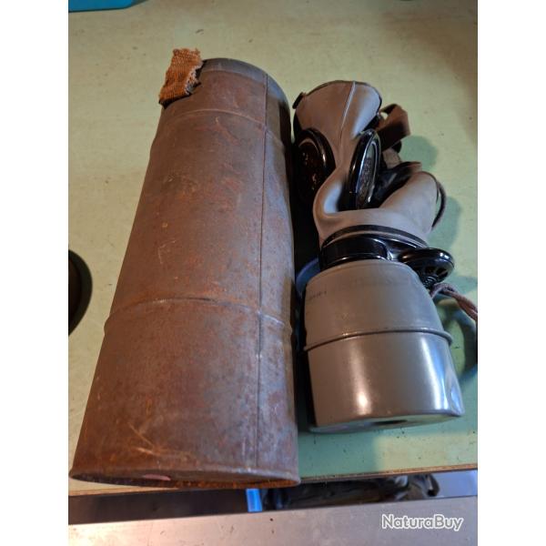 Masque � gaz tch�que FATRA II d'�poque WW2 + Cartouche tamponn�e + Bo�tier