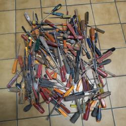 Lot de 180 tournevis divers