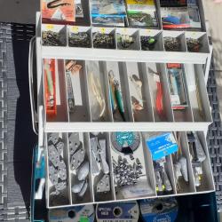 GROS LOT DE MATERIEL DE PECHE EN MER NEUF