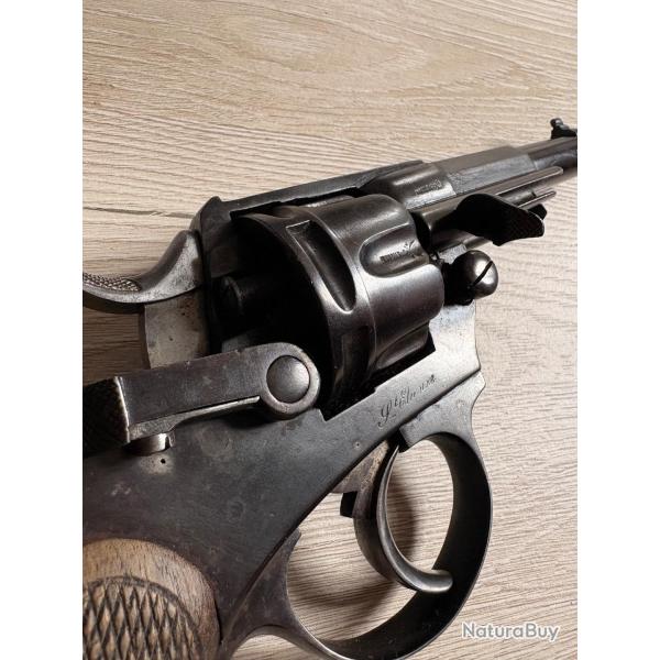 Revolver Chamelot-Delvigne mod�le 1873 Manufacture d'Armes St �tienne + �tui