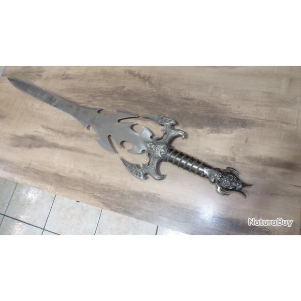 UNE EPEE DECORATIVE STYLE VIKING