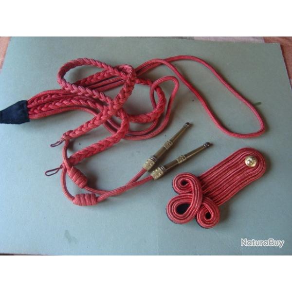 FOURRAGERE AIGUILLETTE ROUGE