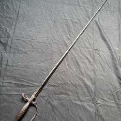 &Eacute;p&eacute;e de cour ancienne