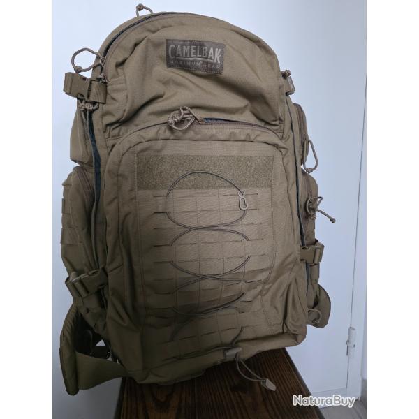 Sac � dos tactique Camelbak BFM en coloris Coyote avec syst�me d'hydratation int�gr� de 3 litres
