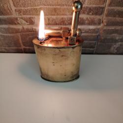 Grand briquet de table ancien en laiton &agrave; essence minist&egrave;re des finances vintage