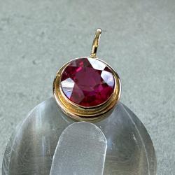Pendentif or massif 18 carats - magnifique rubis