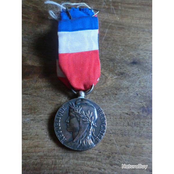 m�daille argent  poi�on sur tranche  honneur travail  M.valiere