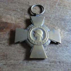 m&eacute;daille croix du combattants sans ruban
