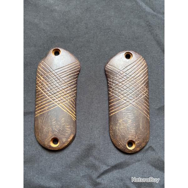 Paire de plaquette pour pistolet Ruby 7.65 - WW1