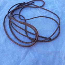 paire de lacets en cuir neufs de stock pour brodequins longueur 85 cm
