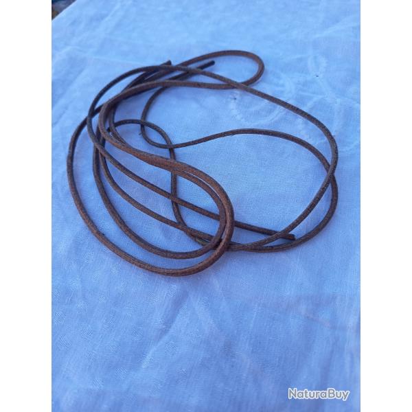 paire de lacets en cuir neufs de stock pour brodequins longueur 85 cm