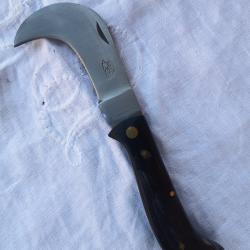 couteau serpette h&eacute;risson 18 cm manche corne noire