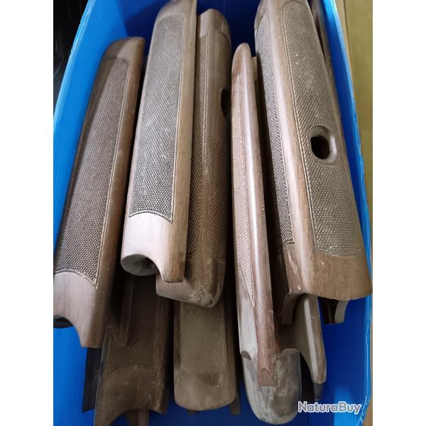 LOT DE 12 LONGUESSES
