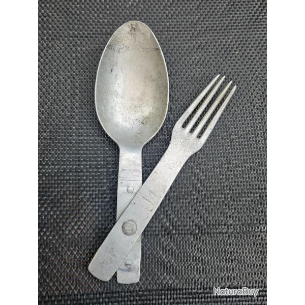 Couverts pliants r�glementaire du soldat allemand en aluminium