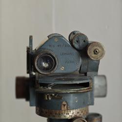 Th&eacute;odolite d'artillerie Lemaire Paris avec tr&eacute;pied