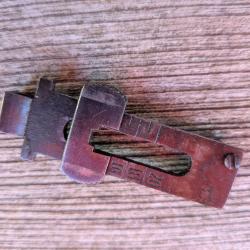 Vends feuillet de hausse pour Mousqueton ou fusil Berthier.