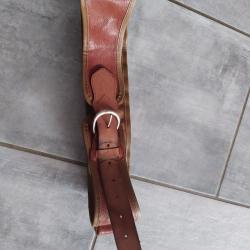 Tr&egrave;s jolie cartouchi&egrave;re cuir pour canon Lisse