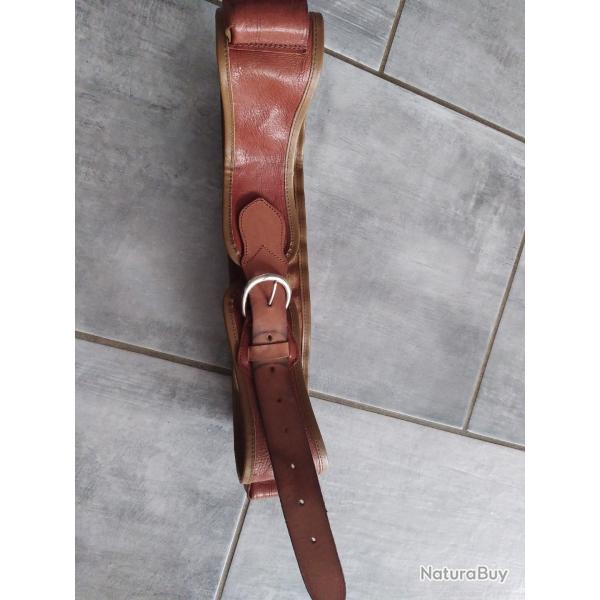 Tr�s jolie cartouchi�re cuir pour canon Lisse