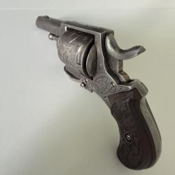 Revolver Bulldog calibre 320 - Enti&egrave;rement grav&eacute; - R&eacute;vis&eacute; en armurerie