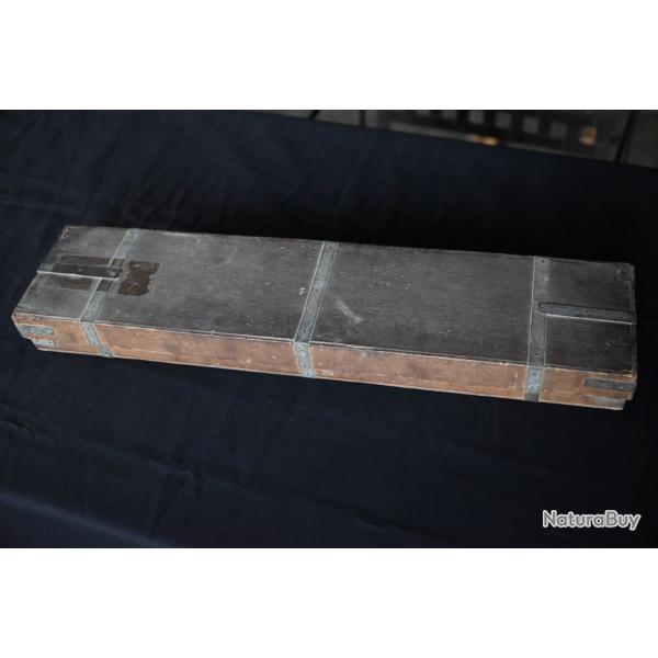 Boite bois et fer pour fusil d�mont� (1� sans prix de r�serve)