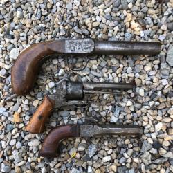 Lot d'armes de poing broche et percution