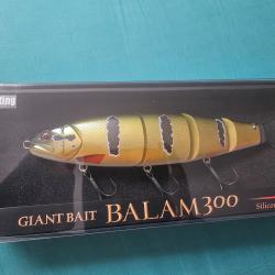 Giant Bait BALAM 300 Silicon tail 4 joints 3 hooker madness japan
