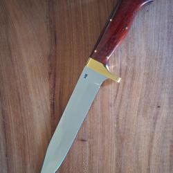 Magnifique dague de chasse des  atelier MG Gerard Masse .Lame 22cms manche en cocobolo sans etui !
