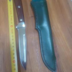 Couteau ( MG )  r&eacute;alis&eacute; pour courty lame de 13 CMS manche palissandre !!