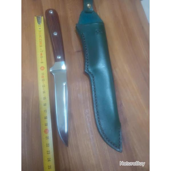 Couteau ( MG )  r�alis� pour courty lame de 13 CMS manche palissandre !!