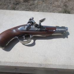 pistolet an 9 de gendarmerie