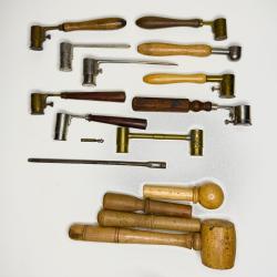 LOT DE DOSETTES  ET MATERIELS DE RECHARGEMENT ANCIEN