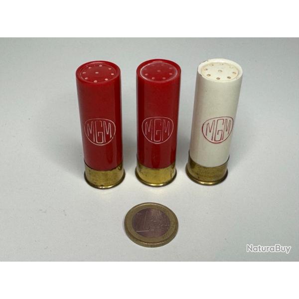 SALI�RE. ET POIVRI�RES +FLACON D'ARMAGNAC EN FORME DE CARTOUCHE DE CHASSE