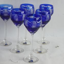 6 Verres &agrave; vin cristal taill&eacute; bleu