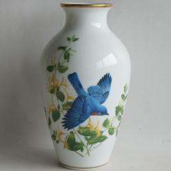 Vase porcelaine A. J. Rudisill Franklin Mint Rouges-Gorges Bluebirds