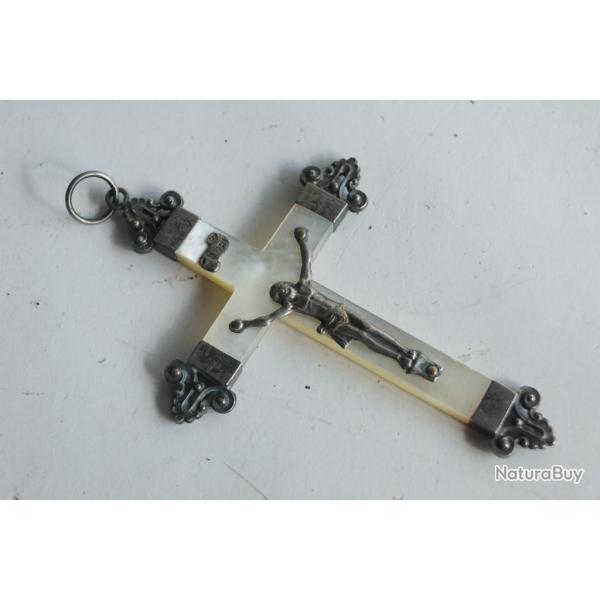 Croix nacre et argent XIXe si�cle