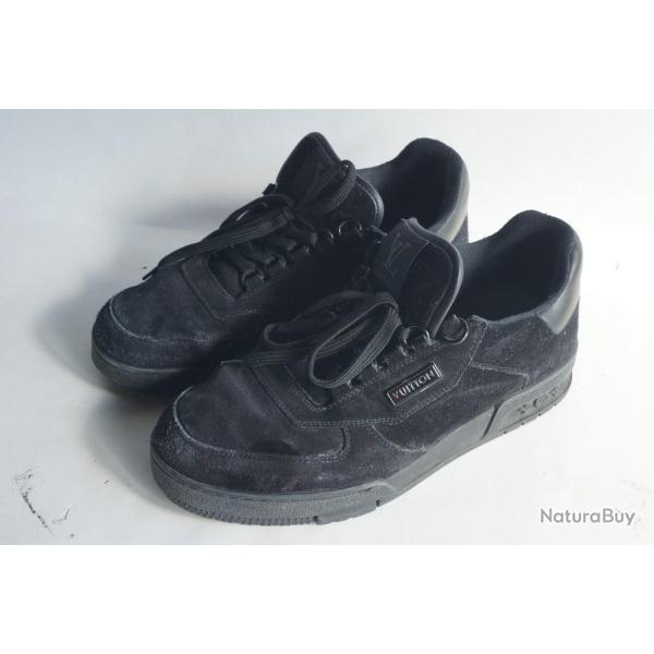 LOUIS VUITTON Baskets Suede LV Trainer 6