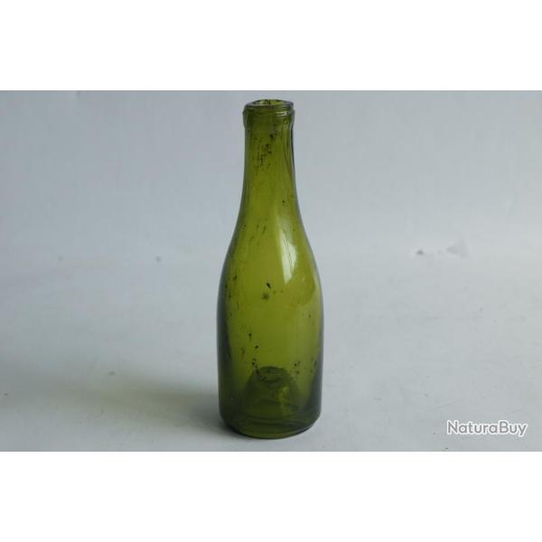 Ancienne Petite bouteille verre souffl�