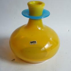 KOSTA BODA Vase verre jaune et bleu Erik H&ouml;glund Su&egrave;de
