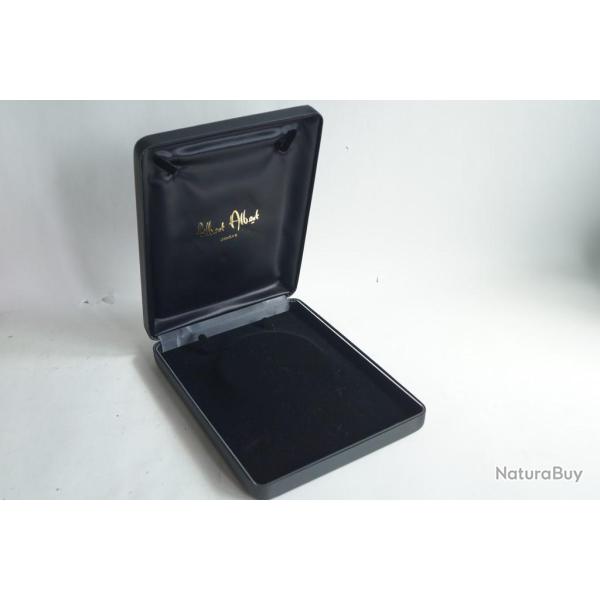 GILBERT ALBERT �crin pour bijoux