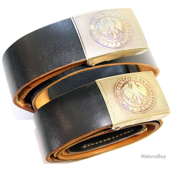 Ceinture en cuir d'origine de la Bundeswehr . Prix pour deux pi�ces . Livraison gratuite