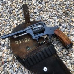 TR&Egrave;S BON &Eacute;TAT REVOLVER MLE 1882 SUISSE AVEC SON ETUI