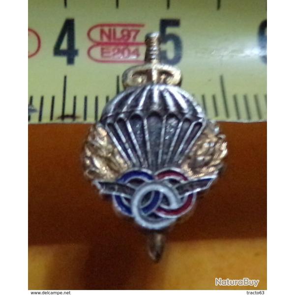 REDUCTION :Brevet Pr�paration Militaire Parachutiste, en r�duction 21 mm, � vis,�ETAT VOIR PHOTO� .