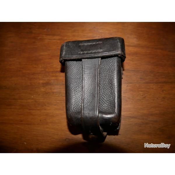 Pochette de cartouchi�re de MAUSER WW2 en cuir (r� usage Maquis ou Indo)