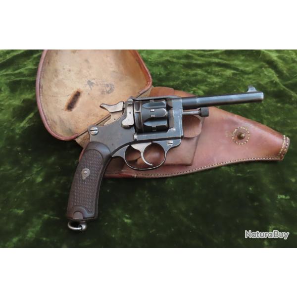 Revolver r�glementaire fran�ais mod�le 1892 s�rie 1895