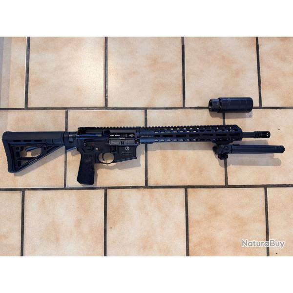 Schmeisser AR15 14,5" + Silencieux SAI M80 QD + Bipied Magpul M-LOK (Vendu sans optique)
