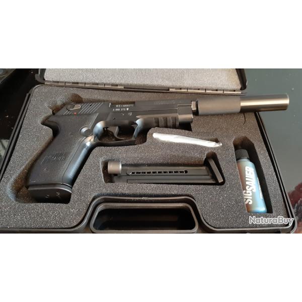 Sig sauer mosquito 22Lr avec mod�rateur de son et 2 chargeurs.